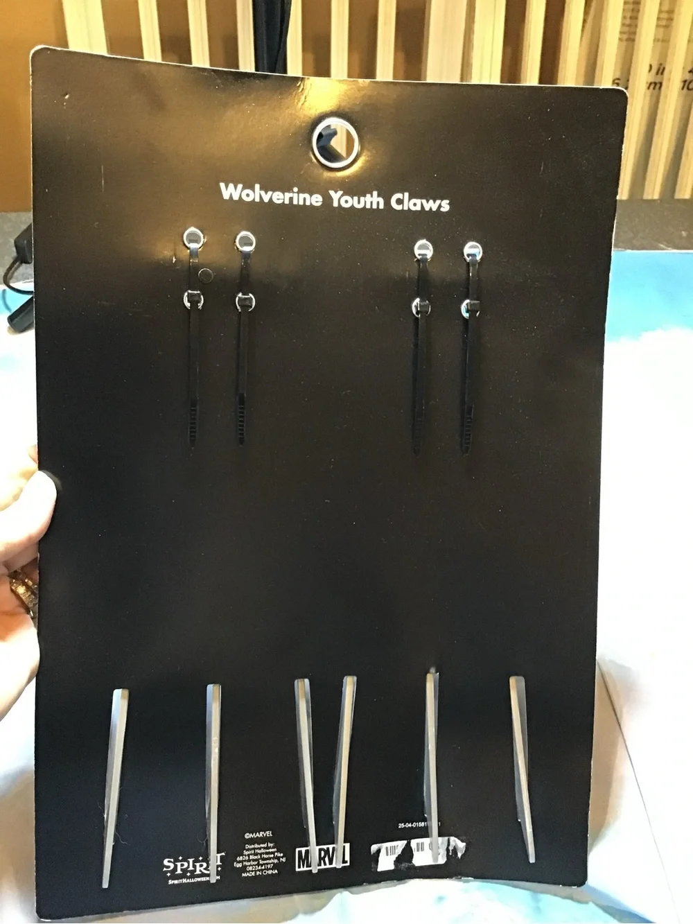 Marvel Deadpool & wolverine claws youth -New - Picture 2 of 2